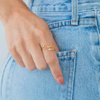 Eleganter personalisierter Namensring mit Geburtsstein