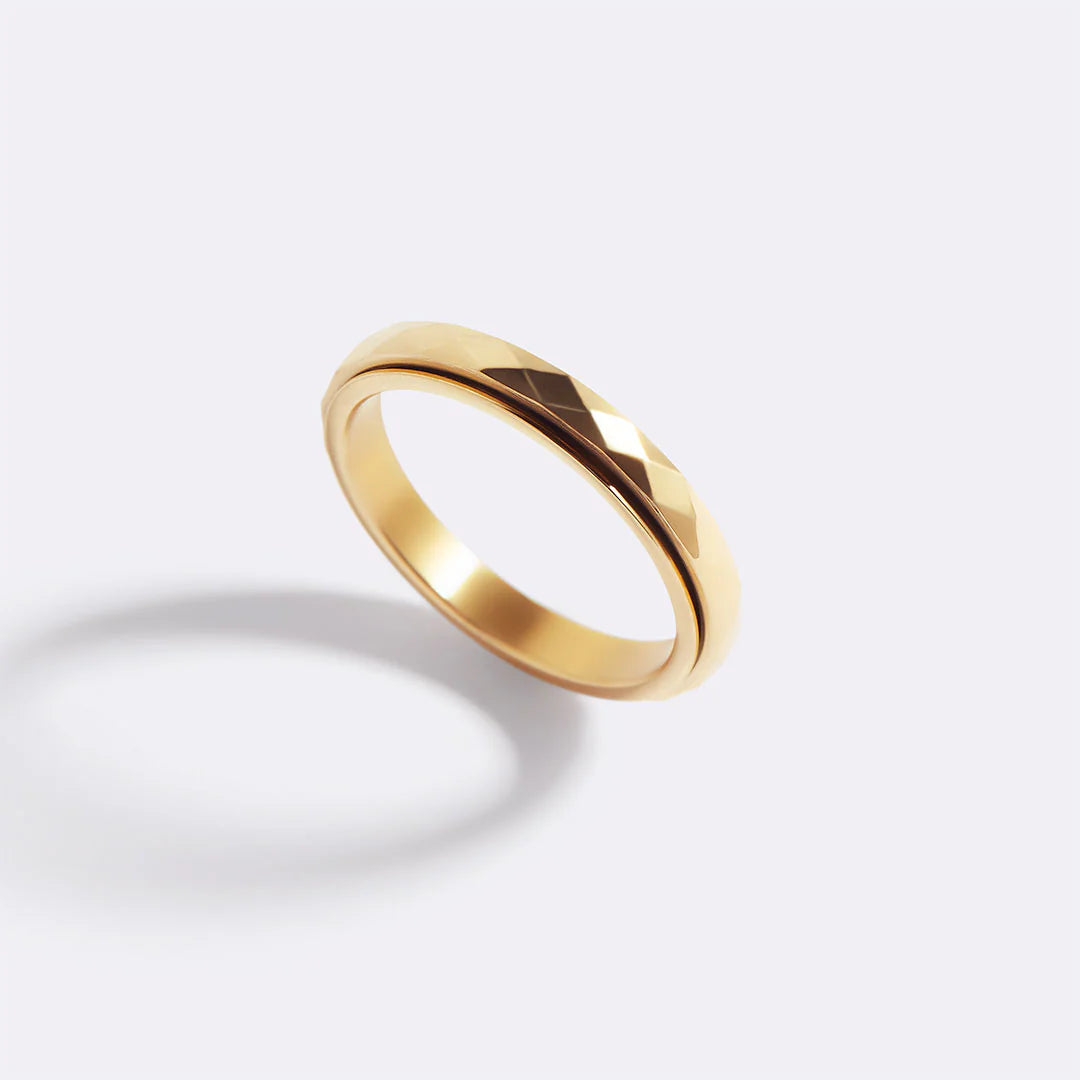 Eleganter schlichter Damenring